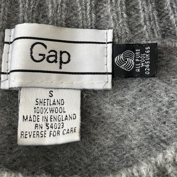 Vintage Gap 100% Wool Gray Crewneck Sweater Made In England - Picture 16 of 16